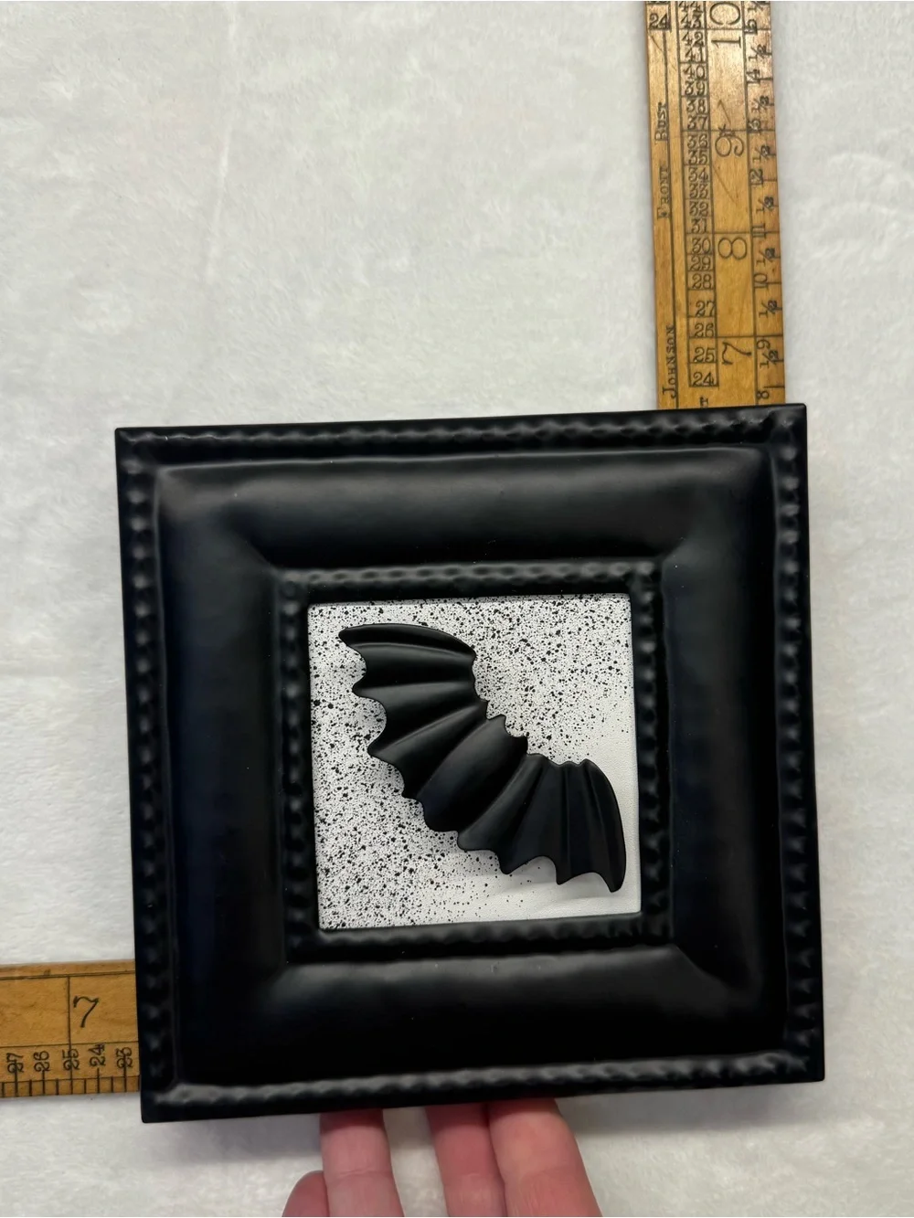Black Metal Bat Wall Decor Frame 3D Gothic Halloween Sign